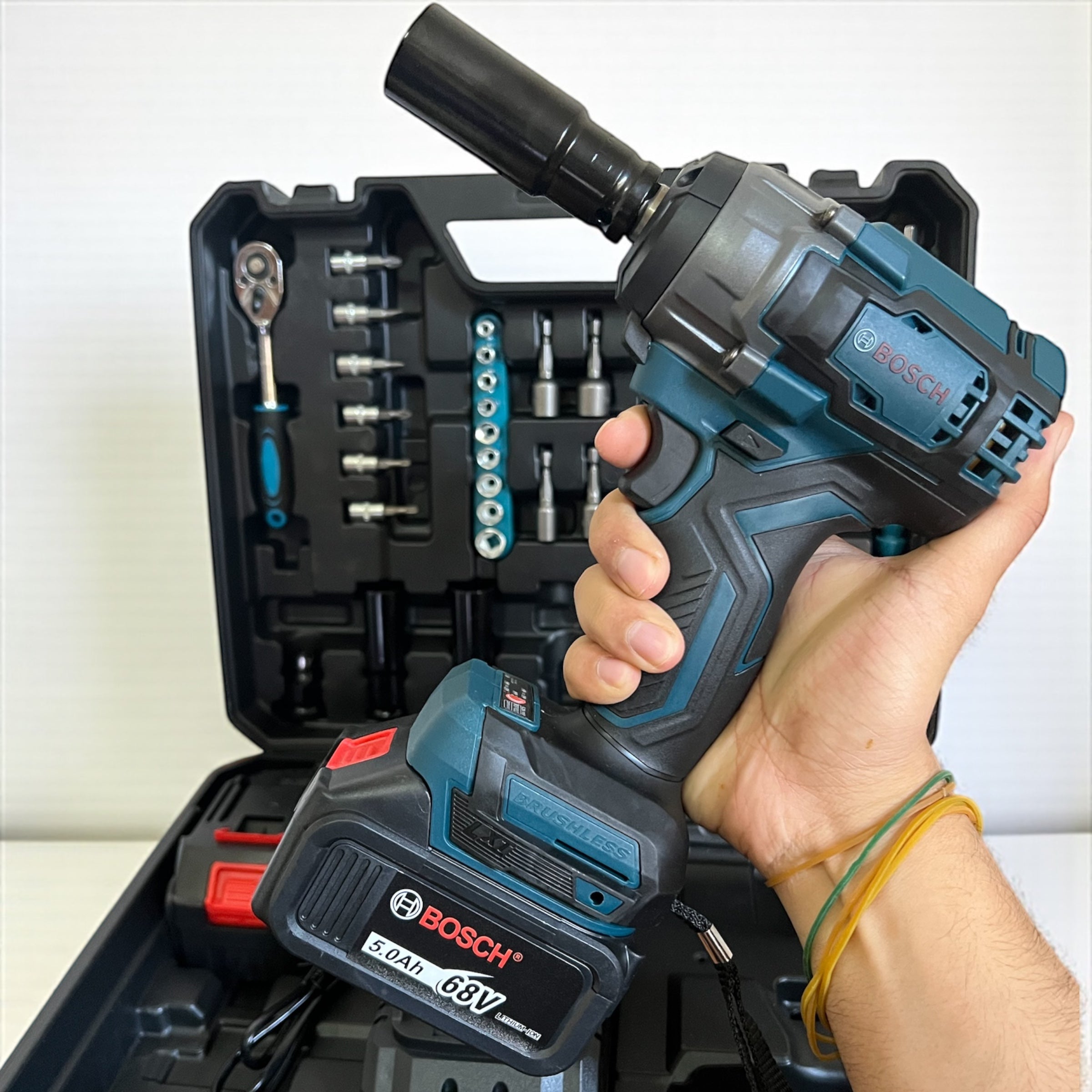 Clé a CHOC Bosch 68V + Accessoires