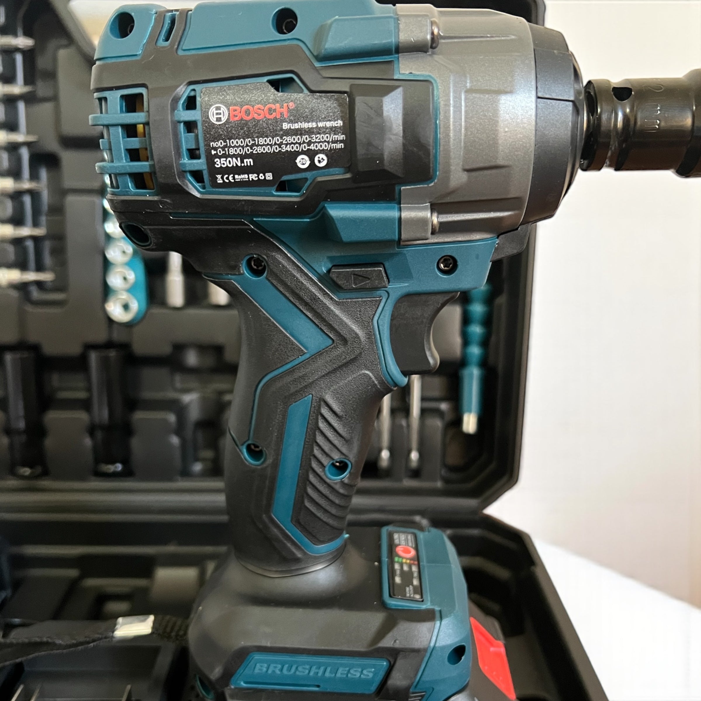 Clé a CHOC Bosch 68V + Accessoires