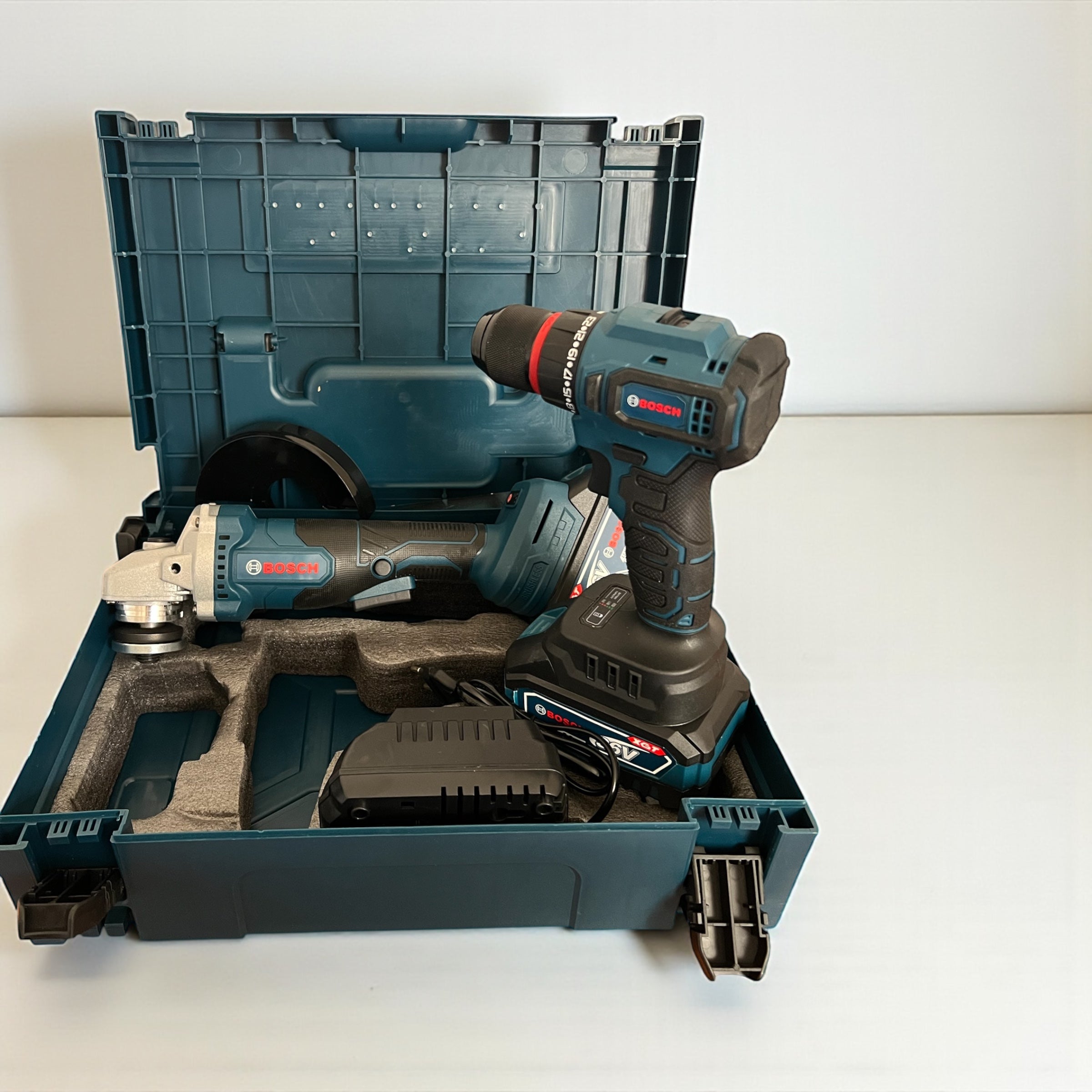 Kit Bosch visseuse + Tronconneuse